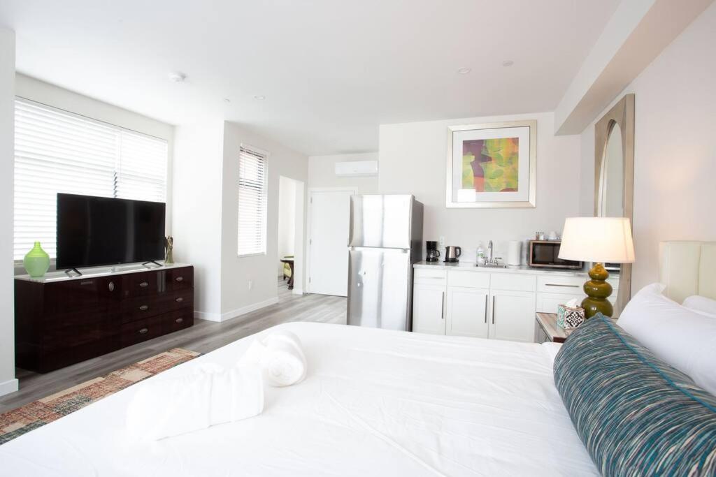 Comfy Studio With Cali King Size Mattress San Diego Exteriör bild